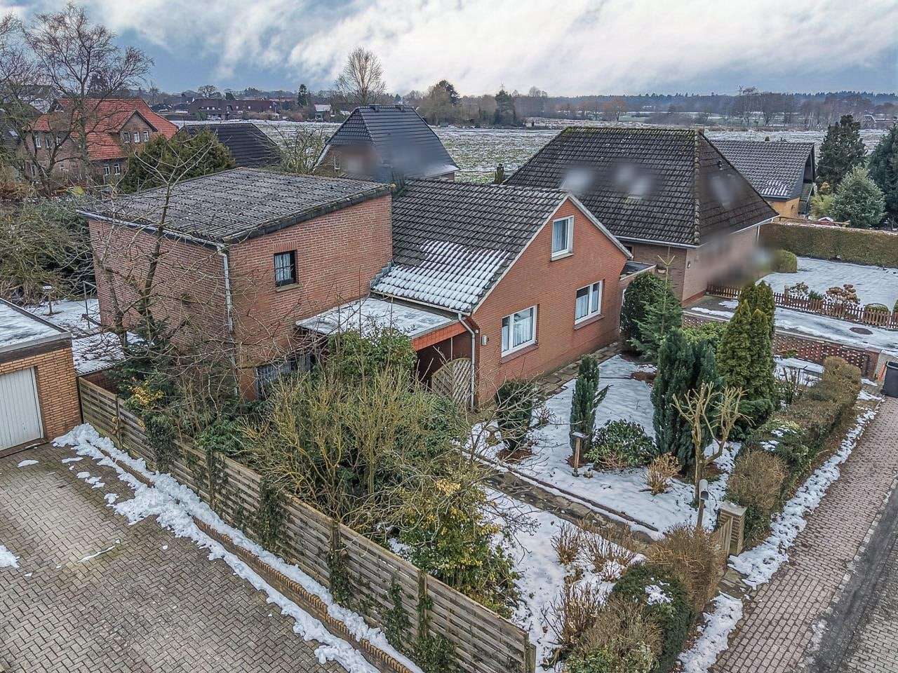 Wohnhaus in schöner Wohnlage mit Einliegerwohnung, Friesland Kreis – Bild 2