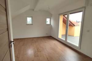 Traumhafte 2-Zimmer-Wohnung mit großer Dachterrasse und Stellplatz!