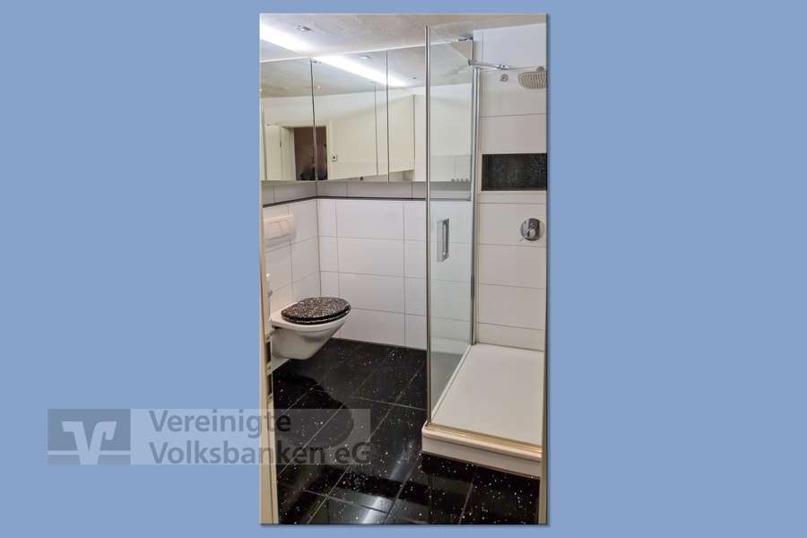 Immobilie in Wannweil - Geräumige 5/6 Zimmer-DG-Wohnung in Wannweil mit 2 Garagen! - Bild 0