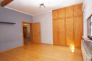 * LARGE SINGE FAMLIY HOME * 
ca. 220 m² / 2386 ft², 5 Bed, 2.5 Bath, 3 Garage, Yard – Rheingau-Taunus-Kreis – Vorschaubild 25