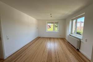 großzügige Wohnung in denkmalgeschütztem Haus in Kiel Holtenau – Die vollständige Adresse der Immobilie erhältst du vom Anbieter., 24159 Holtenau, Kiel – Vorschaubild 2
