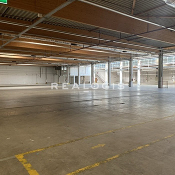 Roth, ca. 2.600 m² Hallenfläche zu vermieten