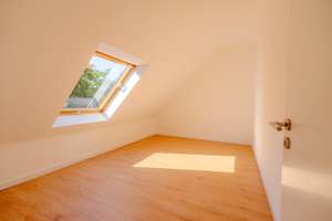 Moderne Maisonettewohnung mit Terrasse und TG-Stellplatz in begehrter Lage (provisionsfrei) – Südallee 99, 40493 Benrath, Düsseldorf – Vorschaubild 19