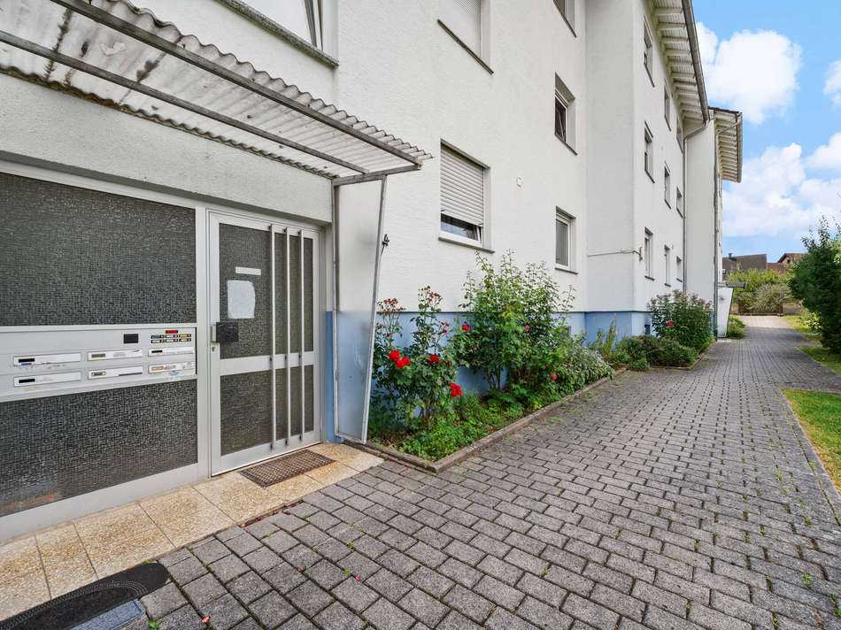 Eingangsbereich Mehrfamilienha