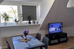 Zentral aber Ruhig: 2-Zimmer Dachgeschosswohnung mit Einbauküche am Wasserturm – Marktfeldstraße 94, 41063 Am Wasserturm, Mönchengladbach – Vorschaubild 2