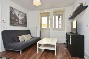 Modern möblierte Wohnung mit Loggia in Stuttgart Bad Cannstatt – Die vollständige Adresse der Immobilie erhältst du vom Anbieter., 70372 Seelberg, Stuttgart – Vorschaubild 1
