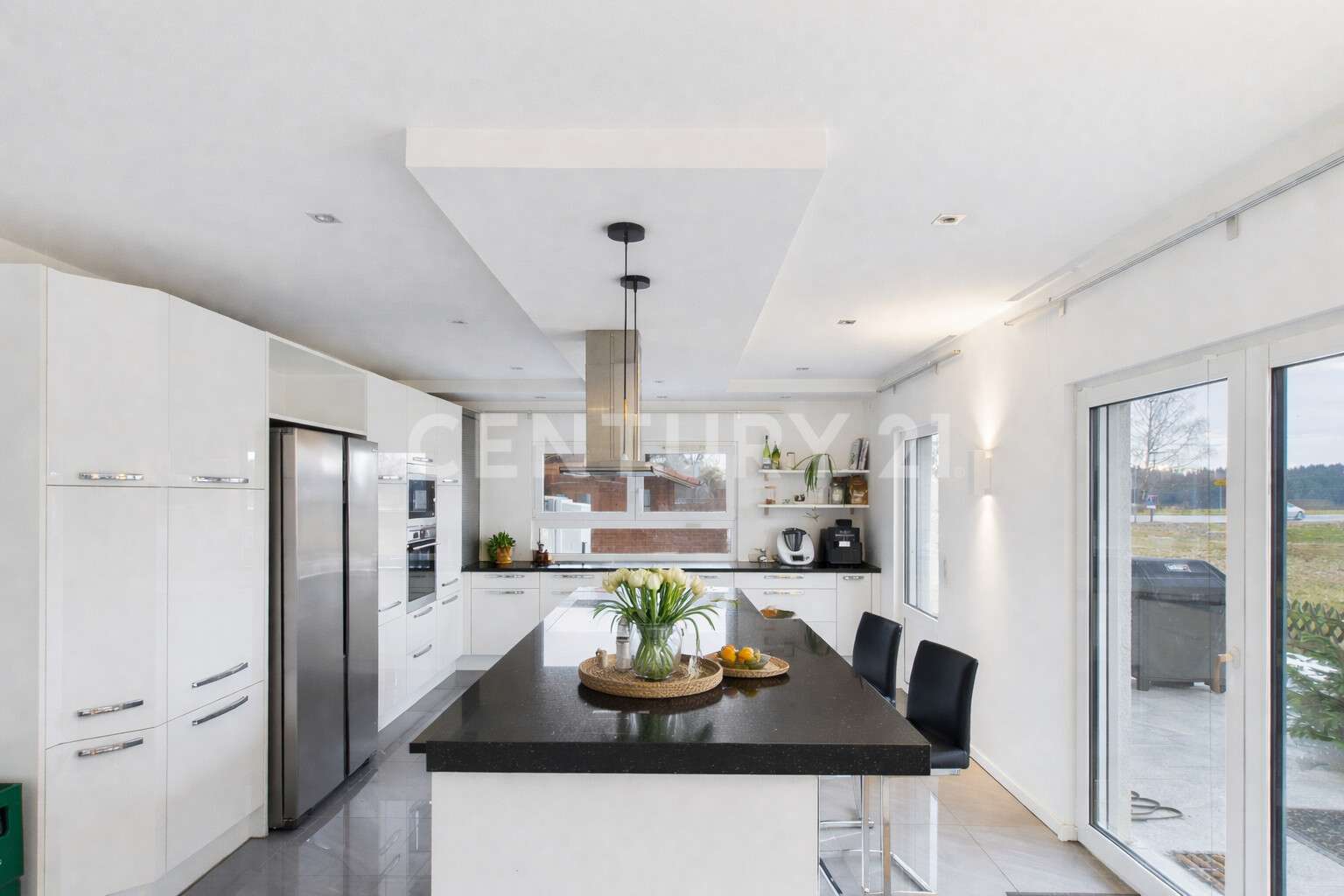 Immobilie in Schnaitsee - Luxuriös. Lichtdurchflutet. Großzügig. Ein Zuhause mit Wow-Effekt. - Bild 1