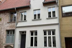 Modernes Leben in historischen Gemäuern auf der Altstadtinsel