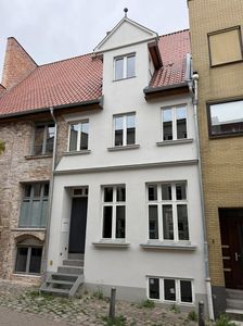 Modernes Leben in historischen Gemäuern auf der Altstadtinsel