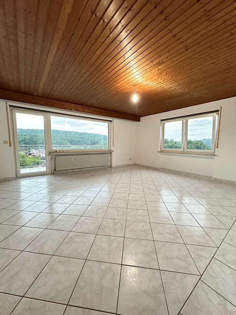 Immobilie in Ortenberg - Gepflegtes Mehrfamilienhaus mit 4 Einheiten, 341 m² Wohnfläche, modernisiert in ruhiger Lage - Bild 1