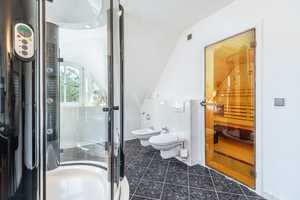 Reetgedecktes Architektenhaus auf großzügigem Grundstück | 2 Balkone, Terrasse & Sauna – Nordvorpommern (Kreis) – Vorschaubild 12
