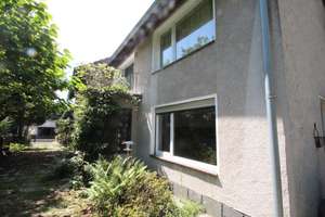 Freistehendes Haus mit liebevoll angelegtem Garten am Waldrand – Die vollständige Adresse der Immobilie erhältst du vom Anbieter., 53227 Oberkassel, Bonn – Vorschaubild 2
