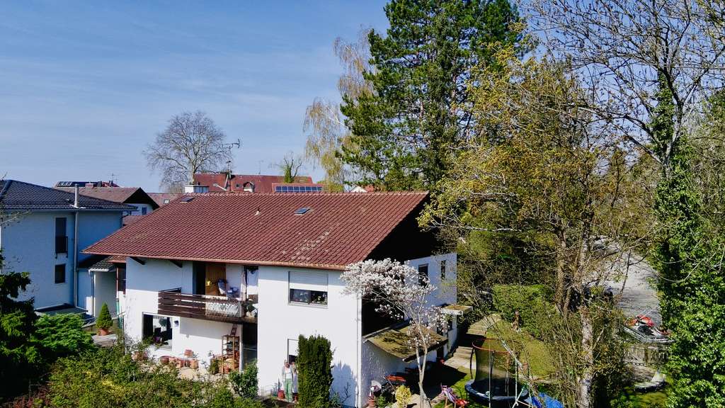 Immobilie in Münsing - Rarität in Seenähe von privat: Großzügiges Anwesen mit enormem Entwicklungspotential in Ammerland - Bild 1