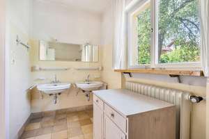 Historischer Charme trifft Großzügigkeit! Repräsentative Stadtvilla in begehrter Lage – 70619 Sillenbuch (Ortsteil), Stuttgart – Vorschaubild 12