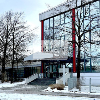 Moderne Labor- und Büroflächen mit hervorragender Anbindung