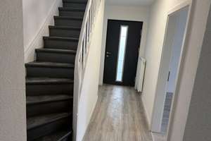 Familienidylle in Wadgassen: Stilvolles, renoviertes Haus mit großzügigem Garten und 2 Garagen.