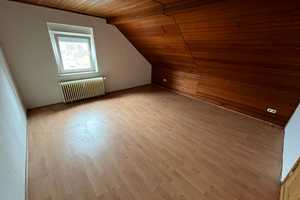 Vielseitiges Reihenendhaus mit Einliegerwohnung und Dachgeschossapartment – Duisburg – Vorschaubild 20