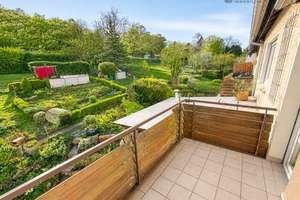 TOP-Halbhöhenlage: 3-Zi.-Whg. mit 80 m² * 2 Balkone + Garage + Stpl. + 116 qm Gartenanteil *