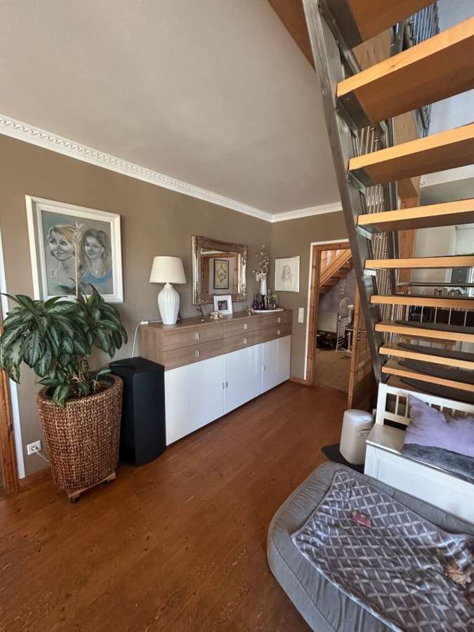 Immobilie in Monheim am Rhein - Zweifamilienhaus mit Potential - Wohnen und Arbeiten auf 322 m² Fläche - Bild 1