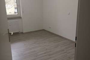 3 Zimmer Wohnung mit Balkon in grüner Wohnanlage in Nürnberg-Röthenbach West – Herriedener Straße 84, 90449 Röthenbach West, Nürnberg – Vorschaubild 5