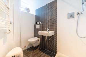 ⭐️ Stylischer Altbautraum in Charlottenburg - Charmante 2-Zi AB Whg mit EBK, Dielen & modernem Bad – Die vollständige Adresse der Immobilie erhältst du vom Anbieter., 10589 Charlottenburg, Berlin – Vorschaubild 8