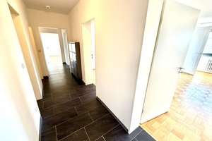 Wohnen am Stadtpark!
Ihre 3,5 Zimmer Wohnung mit Aufzug im Westen!