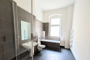 Stilvolles Altbau-Wohnen nahe Ku'damm – 105 m², 3 Zimmer, 2 Balkone in Halensee – Ringbahnstraße 13, 10711 Halensee, Berlin – Vorschaubild 4