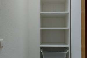 Vollmöblierte 1-Zimmer-Wohnung mit Balkon – Erstbezug nach umfassender Renovierung in Karlsruhe-Mühl – Lameystraße 27, 76185 Mühlburg, Karlsruhe – Vorschaubild 6