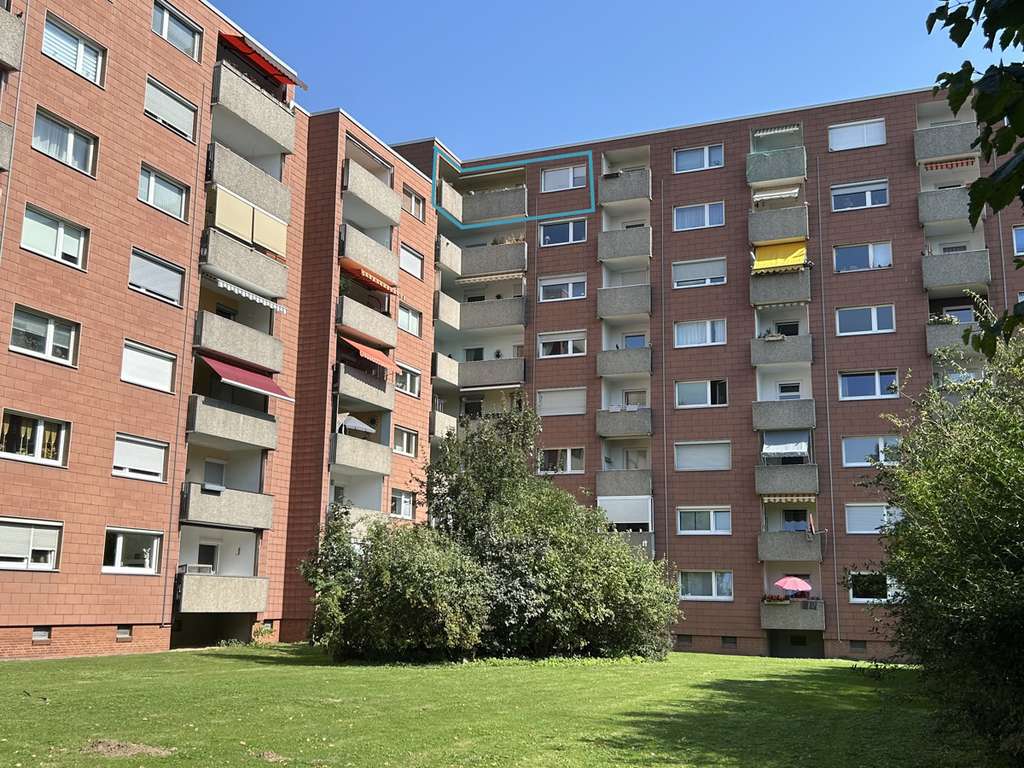 Weststadt - Geräumige 4-Zimmerwohnung mit großem Eckbalkon in Südwestlage und Blick zum Brocken!