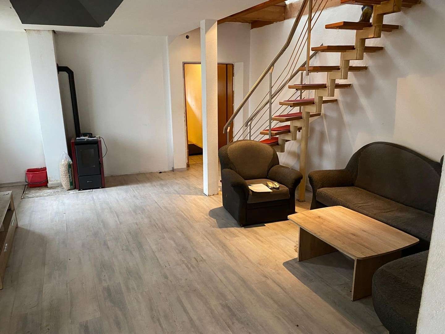 Immobilie in Steinheim - Doppelhaushälfte mit Doppelgarage und 2 Carports in zentraler Lage von Steinheim - Bild 2