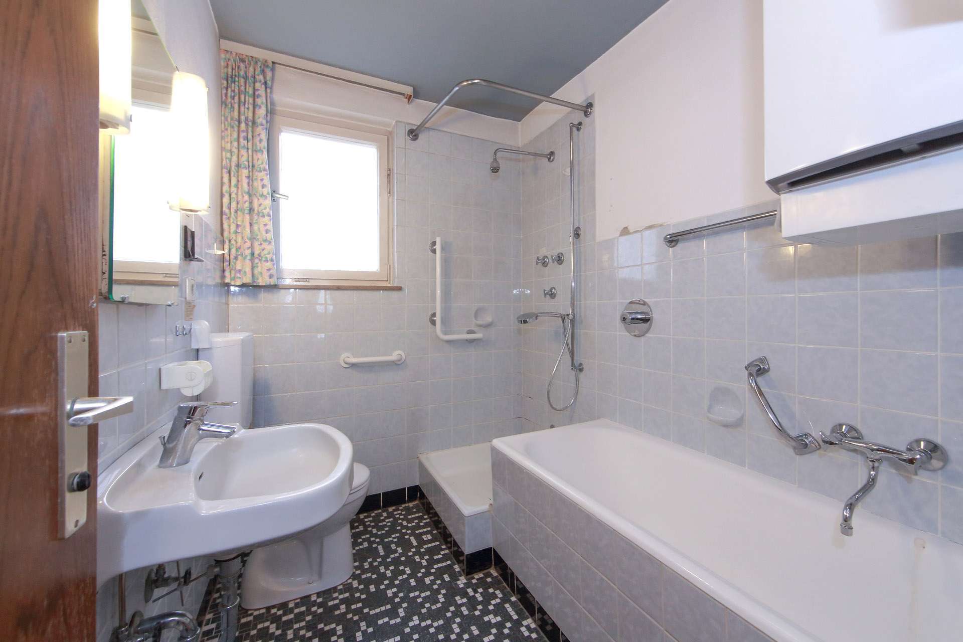 Immobilie in Oberkochen - CHARMANTES EINFAMILIENHAUS IN OBERKOCHEN - Bild 1