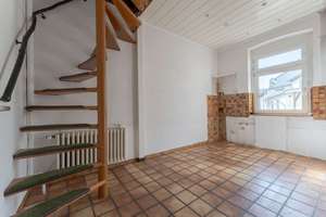 Altbau mit Innenhof, Werkstatt & Ausbaupotenzial – vielseitiges Zuhause in Düsseldorf-Wersten – Die vollständige Adresse der Immobilie erhältst du vom Anbieter., 40591 Wersten, Düsseldorf – Vorschaubild 3