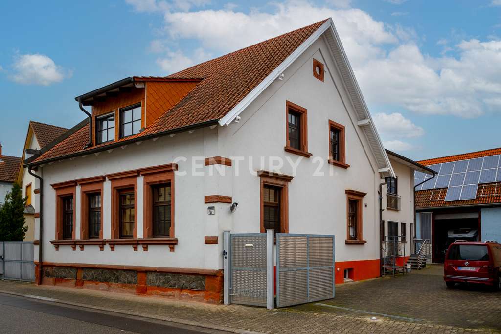 Immobilie in Schifferstadt - PROVISIONSFREI!!! Charmante Obergeschosswohnung mit Garage im historischen Zweifamilienhaus - Bild 3