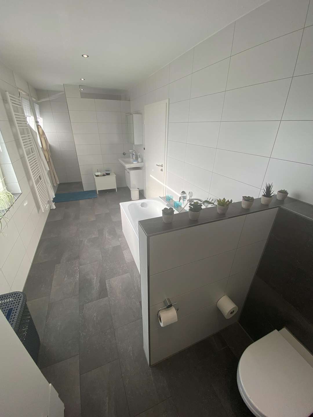 Immobilie in Südlohn - Großzügige Erdgeschosswohnung mit Garten und zwei PKW-Stellplätzen in ruhiger Wohnlage! - Bild 1