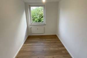 Wunderschöne sanierte 3 Zimmer Wohnung, mit Balkon im Herzen von Schilksee. – Niobeweg 15, 24159 Schilksee, Kiel – Vorschaubild 3
