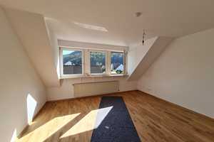 ***Hell renovierte Dachgeschosswohnung mit neuer Einbauküche in Andernach - Namedy***
