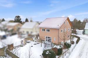 Wohlfühlen im modernen Einfamilienhaus mit viel Komfort und sehr guter Energiebilanz – Die vollständige Adresse der Immobilie erhältst du vom Anbieter., 1847 Lohmen – Vorschaubild 2