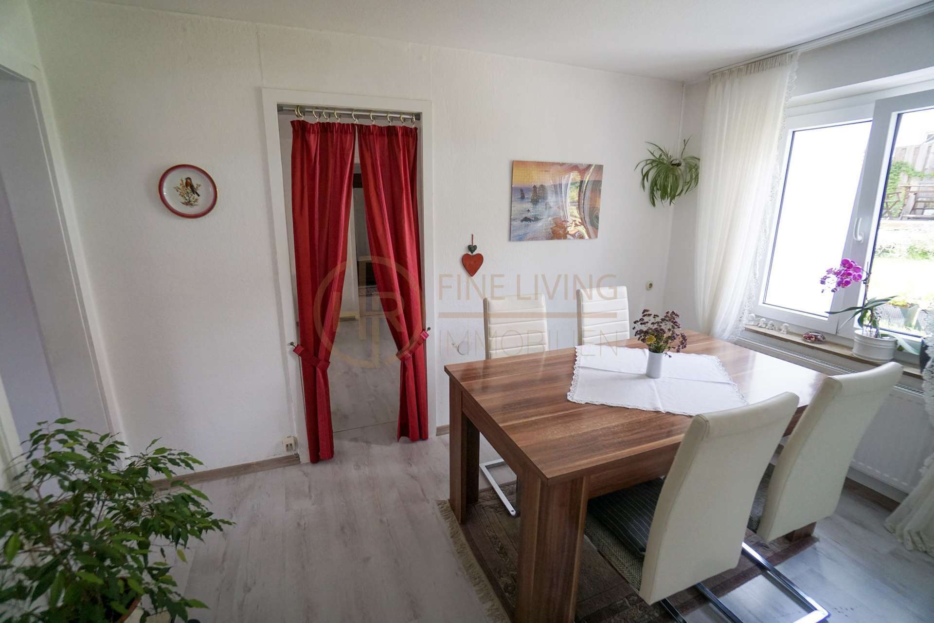 Immobilie in Rechberghausen - Charmantes Zweifamilienhaus mit Garten, Dachterrasse & 3 Garagen – viel Potenzial in Rechberghausen - Bild 3