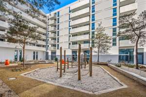 Modern Living at The Colonnades – Exklusives 3-Zimmer-Apartment mit zwei Loggien und Einbauküche – Heidestraße 39, 10557 Moabit, Berlin – Vorschaubild 17