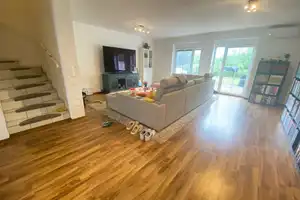 Rodenbach, 2 Reihenmittelhäuser mit je 5 ZKB, 2 Bäder, Gäste WC, 2 Carport Klimaanlage – Kaiserslautern (Kreis) – Vorschaubild 4