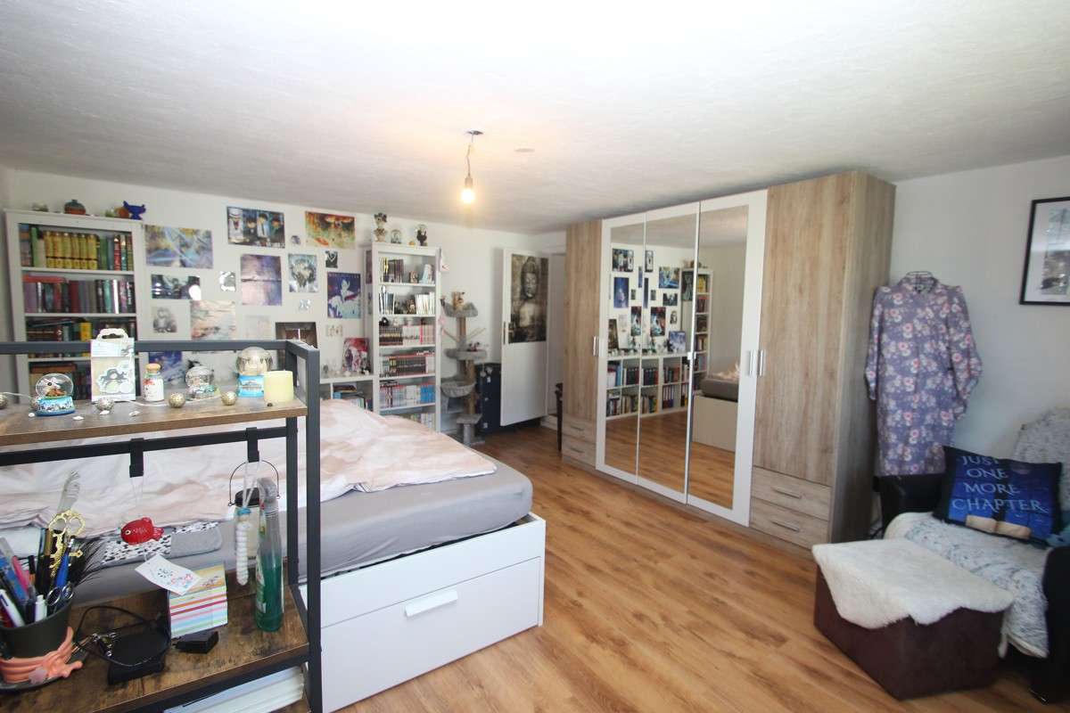 Immobilie in Königswinter - Wohnhaus mit 3 Mieteinheiten zentral in Königswinter-Thomasberg! - Bild 8