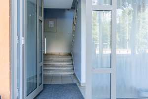 Ein rentable 10+1-Familienhaus in zentraler Lage, Rendite 3,7% (JME/KP) mit viel Steigerungspotentia – Die vollständige Adresse der Immobilie erhältst du vom Anbieter., 81549 Neuharlaching, München – Vorschaubild 4