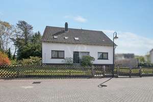 Familienparadies mit Garten - Freistehendes Einfamilienhaus mit Traumgrundstück – Die vollständige Adresse der Immobilie erhältst du vom Anbieter., 66459 Kirkel – Vorschaubild 2