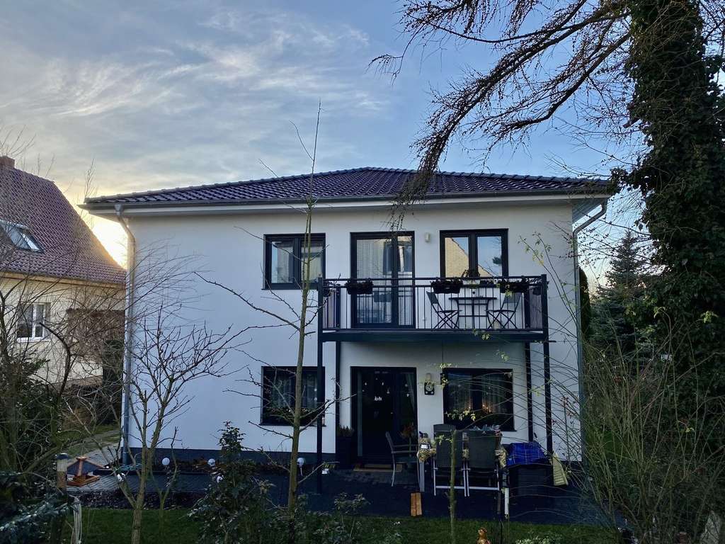 PROVISIONSFREI | Hochwertige STADTVILLA mit Balkon und Garage in Wandlitz - Bezugsfertig Mai 2026