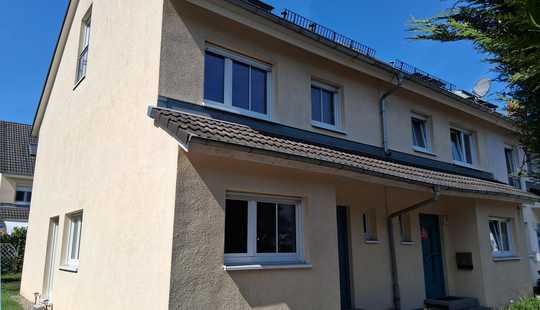 Bild von Grüner Wohnen in FFM, REH mit schönem Garten, ruhig gelegen, sofort bezugsfertig - von privat
