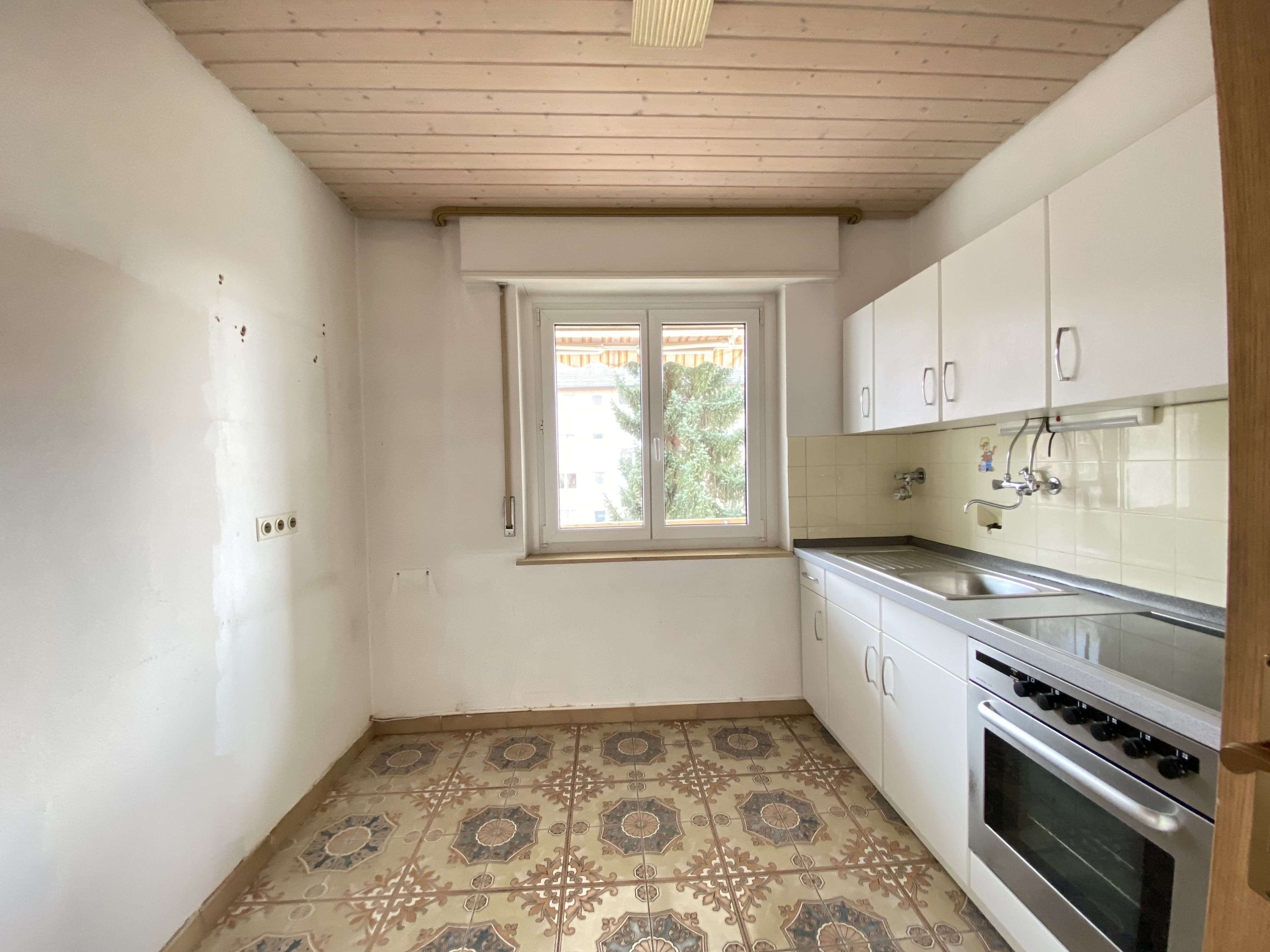 Immobilie in Ostfildern - Helle 3-Zimmerwohnung mit Südbalkon und Garage - Bild 0