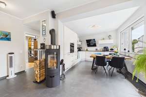 Südviertel-Charme mit Stil: 3 Zimmer mit Kamin, Einbauküche & Balkon