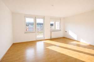 Helle und neu sanierte 3- Zimmer Whg. mit großer Dachterrasse und Stellplatz in zentraler Lage – Die vollständige Adresse der Immobilie erhältst du vom Anbieter., 75175 Oststadt, Pforzheim – Vorschaubild 2