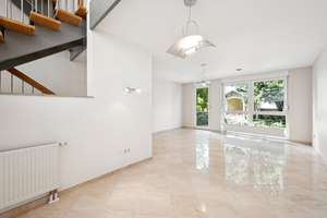 Attraktive Architektur in bester Lage: Modernes Reihenmittelhaus mit Dachterrasse, Atrium und Garage – Die vollständige Adresse der Immobilie erhältst du vom Anbieter., 68723 Schwetzingen – Vorschaubild 9