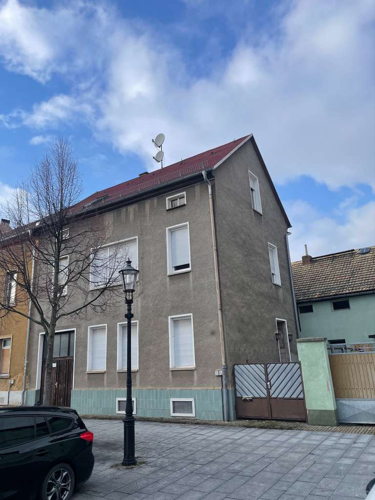 Immobilie in Meuselwitz - Stadthaus mit Potenzial in Meuselwitz – Gestalten Sie Ihr neues Zuhause nach eigenen Ideen - Bild 0